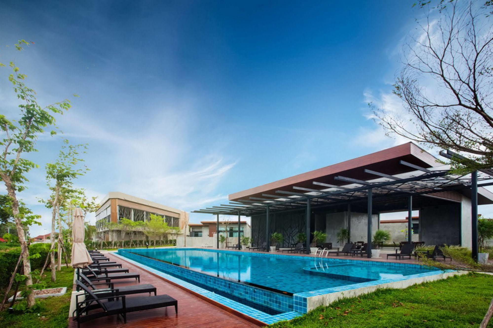 Sea Two Pool Pattaya 5* Jomtien Beach